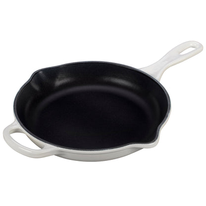 9" SIGNATURE CAST IRON SKILLET
