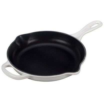 9" SIGNATURE CAST IRON SKILLET