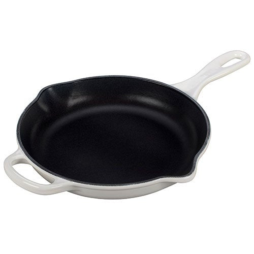 9" SIGNATURE CAST IRON SKILLET