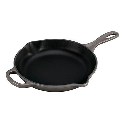 9" SIGNATURE CAST IRON SKILLET