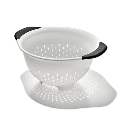 GOOD GRIPS 3QT PLASTIC COLANDER