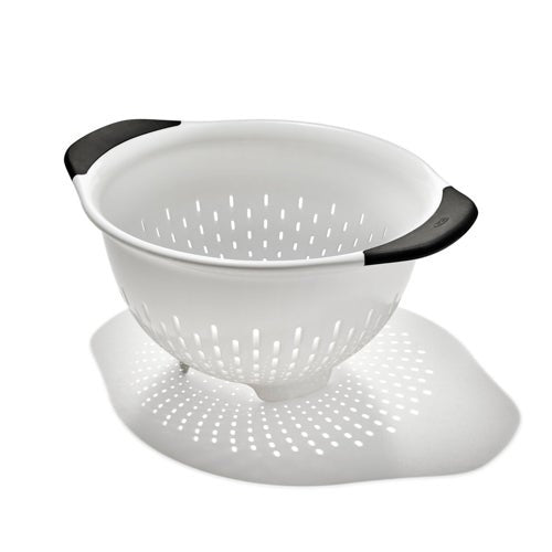 GOOD GRIPS 3QT PLASTIC COLANDER